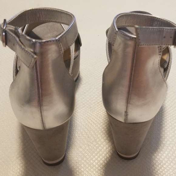 New Look  metallic sliver  wedes sandles - Picture 3 of 6